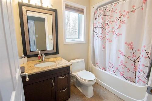 9 Biedler Way, Lac Du Bonnet Rm, MB 