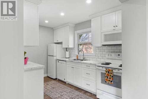 17 Richard Avenue, Kawartha Lakes (Lindsay), ON - Indoor Photo Showing Kitchen With Double Sink
