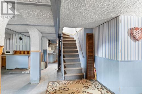 17 Richard Avenue, Kawartha Lakes (Lindsay), ON - Indoor Photo Showing Other Room