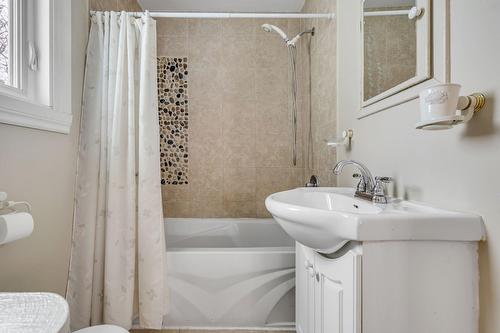 Salle de bains - 3379  - 3381 Rue St-Victorien, Québec (Beauport), QC - Indoor Photo Showing Bathroom