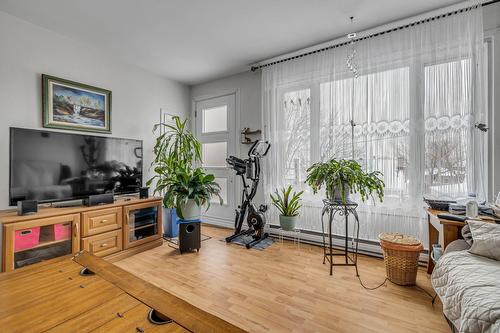 Salon - 3379  - 3381 Rue St-Victorien, Québec (Beauport), QC - Indoor Photo Showing Living Room