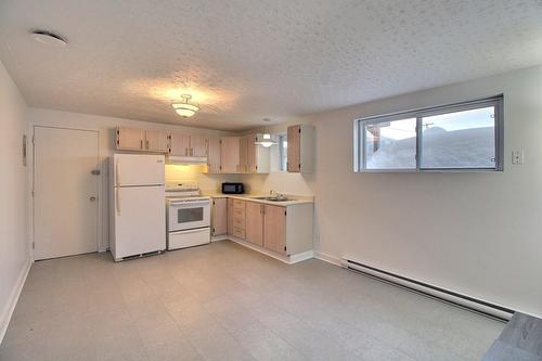 Vue d'ensemble - 1840  - 1840B Rue Duchesne, Val-D'Or, QC - Indoor Photo Showing Kitchen
