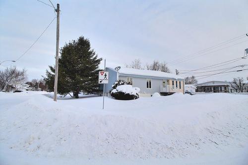 Façade - 1840  - 1840B Rue Duchesne, Val-D'Or, QC - Outdoor