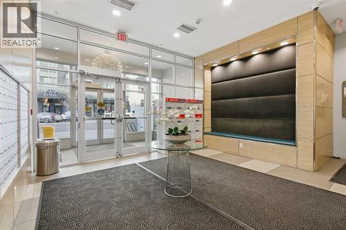 611, 46 9 Street Ne, Calgary, AB - Indoor Photo Showing Other Room