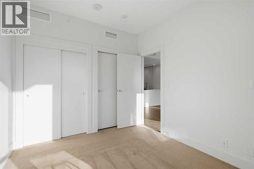 611, 46 9 Street Ne, Calgary, AB - Indoor Photo Showing Other Room