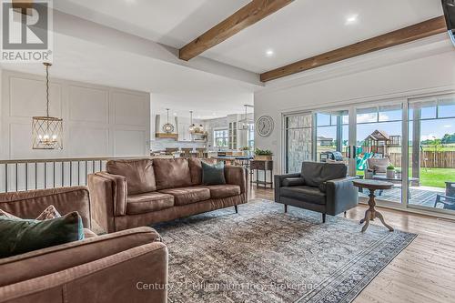 33 Nickason Drive, Arran-Elderslie, ON - Indoor Photo Showing Living Room