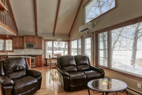 Overall view - 4570 Av. Du Tour-Du-Lac, Shawinigan, QC - Indoor Photo Showing Living Room