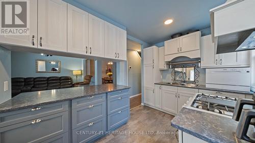 80 Aberdeen Avenue, Brantford, ON - Indoor Photo Showing Kitchen
