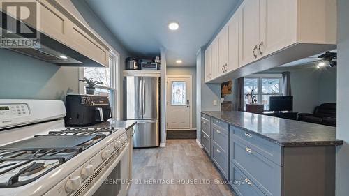 80 Aberdeen Avenue, Brantford, ON - Indoor Photo Showing Kitchen