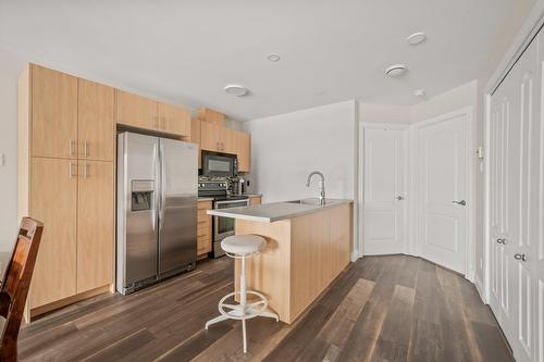 Cuisine - 25 Rue Des Nations E., Québec (Charlesbourg), QC - Indoor Photo Showing Kitchen