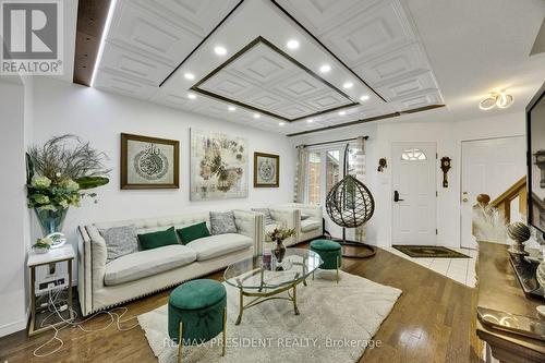18 - 10 Chalkstone Drive, London South, ON - Indoor Photo Showing Living Room