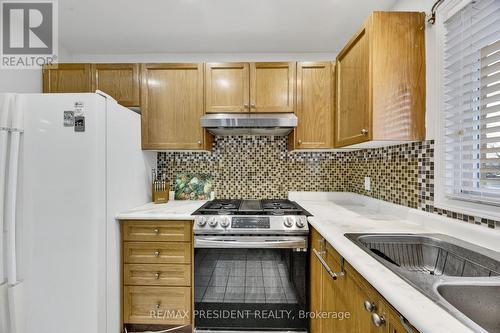 18 - 10 Chalkstone Drive, London South, ON - Indoor Photo Showing Kitchen