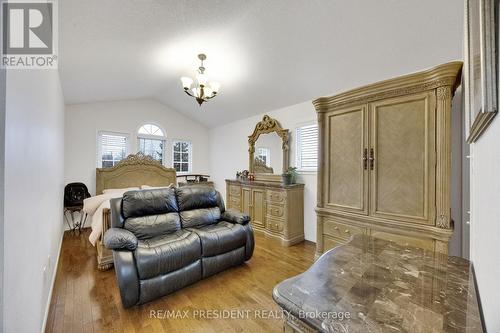 18 - 10 Chalkstone Drive, London South, ON - Indoor Photo Showing Other Room