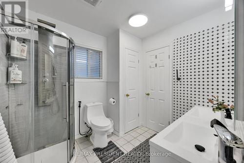 18 - 10 Chalkstone Drive, London South, ON - Indoor Photo Showing Bathroom