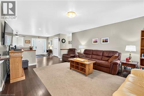 4265 Fly Road, Campden, ON - Indoor Photo Showing Living Room