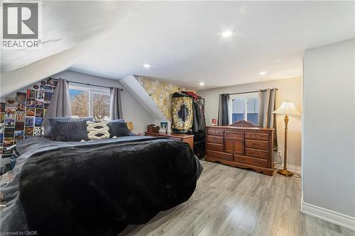 411 Fairfield Avenue, Hamilton, ON - Indoor Photo Showing Bedroom