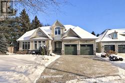 806 HIDDEN GROVE LANE  Mississauga, ON L5H 4L3