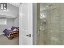 downstairs bathroom - 