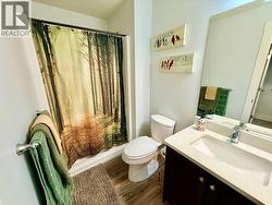 Main bathroom - 