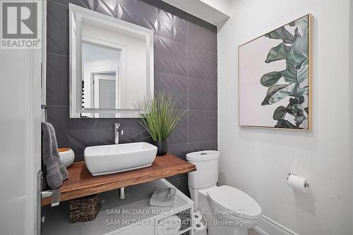 956 Sombrero Way, Mississauga, ON - Indoor Photo Showing Bathroom