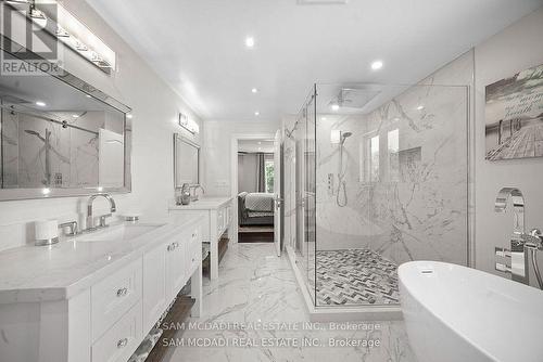 956 Sombrero Way, Mississauga, ON - Indoor Photo Showing Bathroom