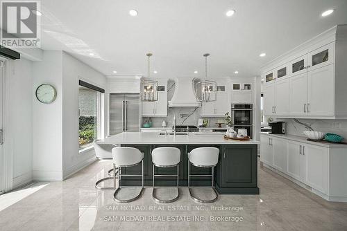 956 Sombrero Way, Mississauga, ON - Indoor Photo Showing Kitchen With Upgraded Kitchen