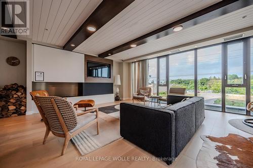 304 - 741 King Street W, Kitchener, ON - Indoor