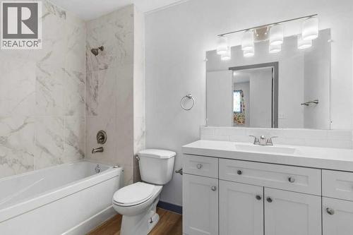 4919 50 Avenue, Morningside, AB - Indoor Photo Showing Bathroom