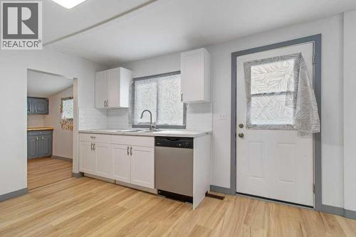 4919 50 Avenue, Morningside, AB - Indoor Photo Showing Kitchen