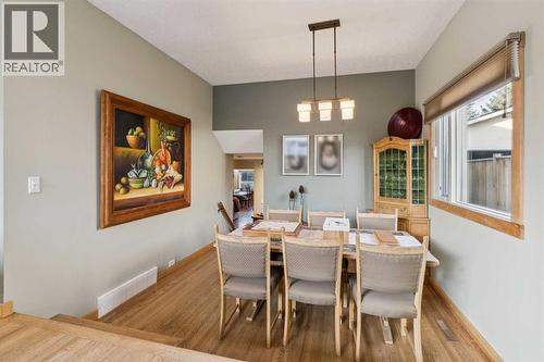 5031 Viceroy Drive Nw, Calgary, AB - Indoor Photo Showing Dining Room