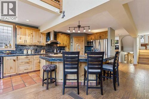 5031 Viceroy Drive Nw, Calgary, AB - Indoor Photo Showing Kitchen