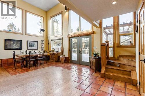 5031 Viceroy Drive Nw, Calgary, AB - Indoor Photo Showing Other Room