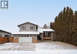 5 Fairview Crescent E  Brooks, AB T1R 0N7