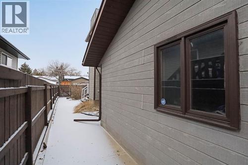 5 Fairview Crescent E, Brooks, AB 