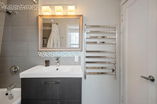 Salle de bains - 233 Rue D'Aspen, Sainte-Adèle, QC 