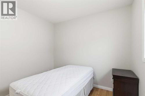 213 Diefenbaker Drive, Fort Mcmurray, AB - Indoor Photo Showing Bedroom