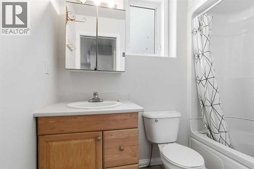 213 Diefenbaker Drive, Fort Mcmurray, AB - Indoor Photo Showing Bathroom