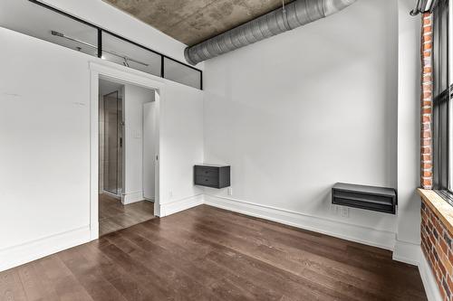 Chambre à coucher - 202-1885 Rue De La Visitation, Montréal (Ville-Marie), QC - Indoor Photo Showing Other Room