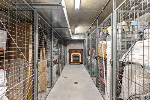 Rangement - 202-1885 Rue De La Visitation, Montréal (Ville-Marie), QC - Indoor With Storage