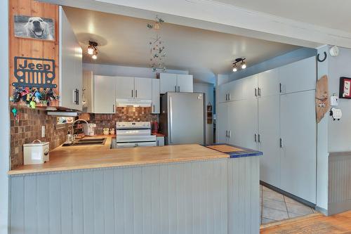 Cuisine - 75 6E Rang, Mont-Saint-Grégoire, QC - Indoor Photo Showing Kitchen