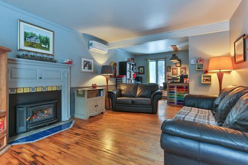 Salon - 75 6E Rang, Mont-Saint-Grégoire, QC - Indoor Photo Showing Living Room With Fireplace