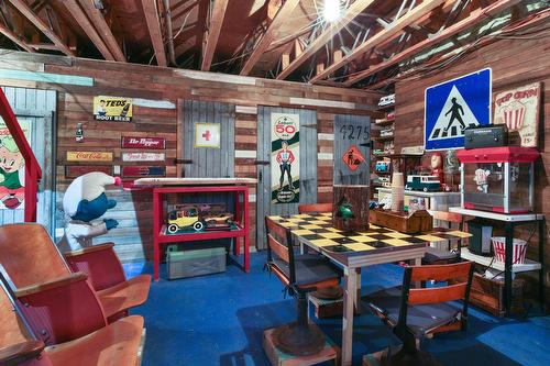 Salle familiale - 75 6E Rang, Mont-Saint-Grégoire, QC - Indoor Photo Showing Basement