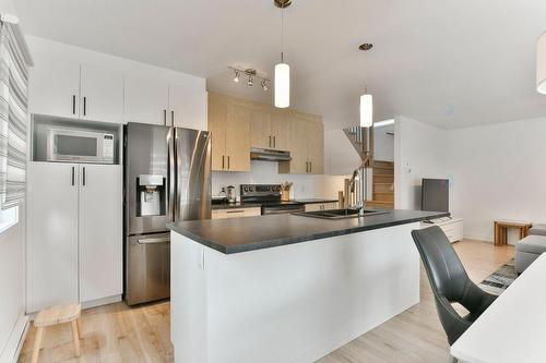 Kitchen - 1584 Rue St-André, L'Assomption, QC - Indoor Photo Showing Kitchen With Double Sink With Upgraded Kitchen
