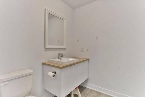Powder room - 1584 Rue St-André, L'Assomption, QC - Indoor Photo Showing Bathroom