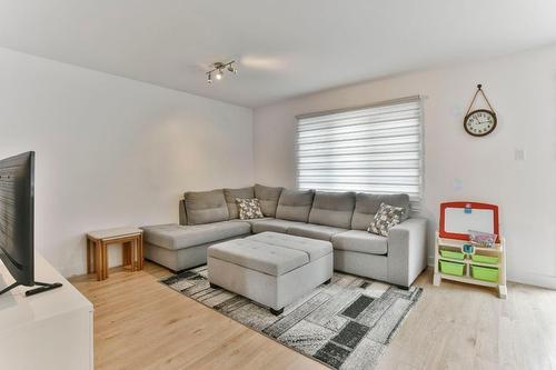 Living room - 1584 Rue St-André, L'Assomption, QC - Indoor Photo Showing Living Room