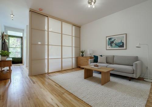 Living room - 2698 Rue De Rozel, Montréal (Le Sud-Ouest), QC - Indoor Photo Showing Living Room