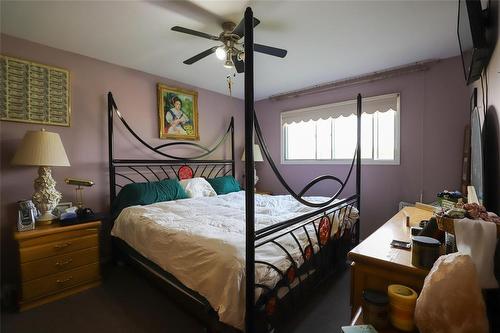 97099 11 Road E, Teulon, MB - Indoor Photo Showing Bedroom