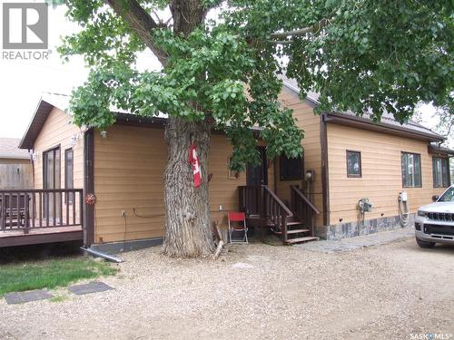 318 1St Street E, Leader, SK - Outdoor With Deck Patio Veranda With Exterior