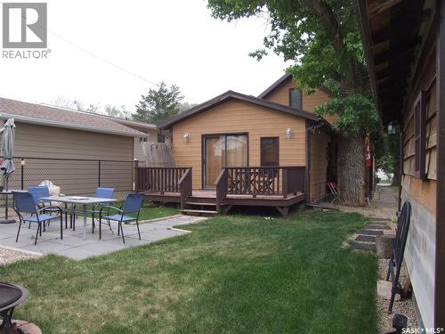 318 1St Street E, Leader, SK - Outdoor With Deck Patio Veranda With Exterior