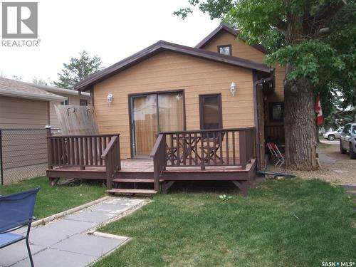 318 1St Street E, Leader, SK - Outdoor With Deck Patio Veranda